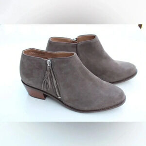 Vionic  ankle boots